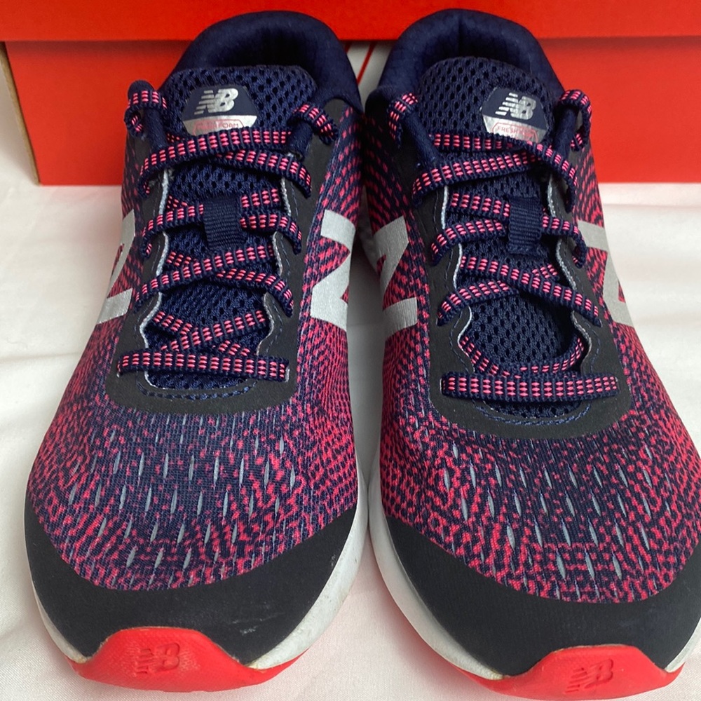 New Balance “Fresh Foam” youth girls KJARNSPY sneaker